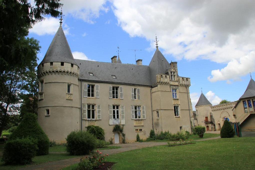 Апартаменты Le Petit Pays Montgivray Экстерьер фото